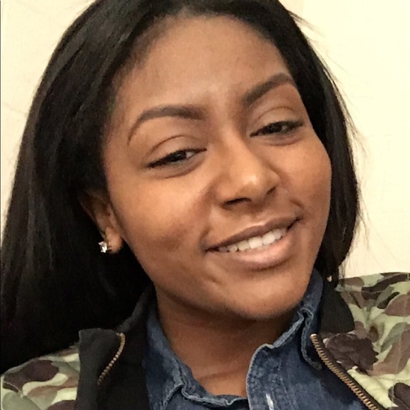 Meet your Posher, Myeisha - Picture 1 of 1